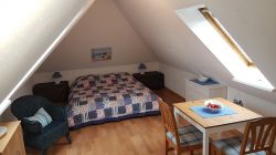 Schlafzimmer im Giebel.jpg