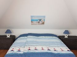 Schlafzimmer oben.jpg
