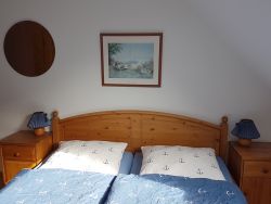 Schlafzimmer unten.jpg